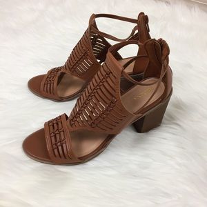 Merona caged strap heels✨